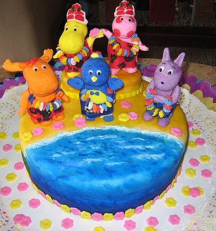 backyardigans cake