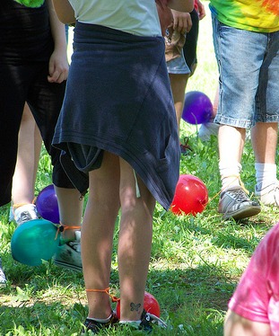 funny games balloon stomp