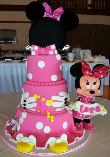 minnie cake lara