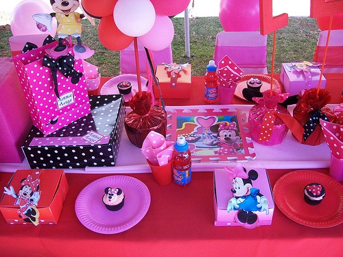minnie-mouse-party-supplies.jpg